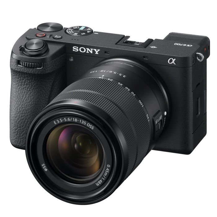 Sony A6700 18-135